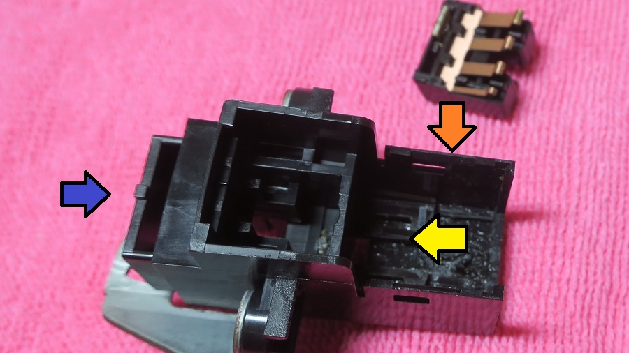 z32ハザードスイッチの分解、組立及び電球のLED化