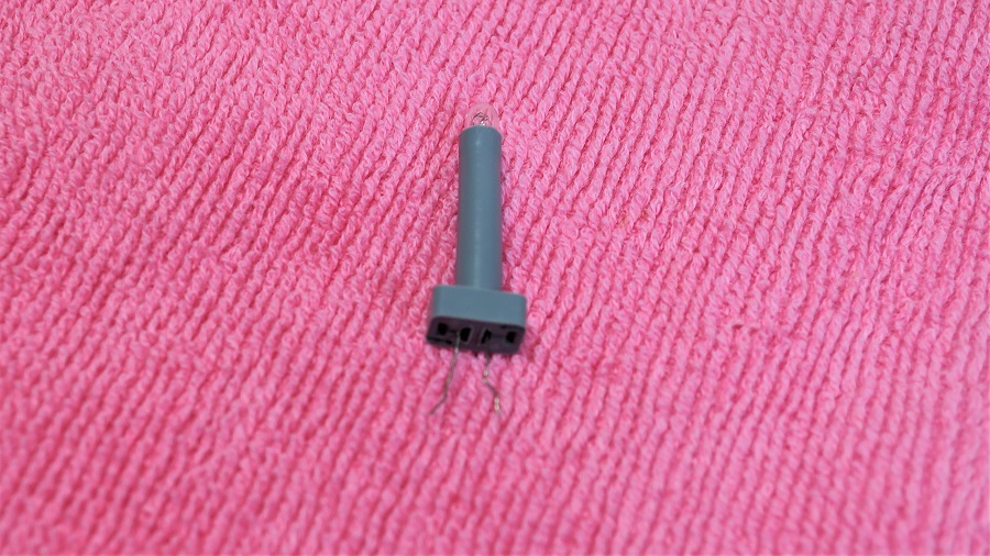 z32ハザードスイッチの分解、組立及び電球のLED化