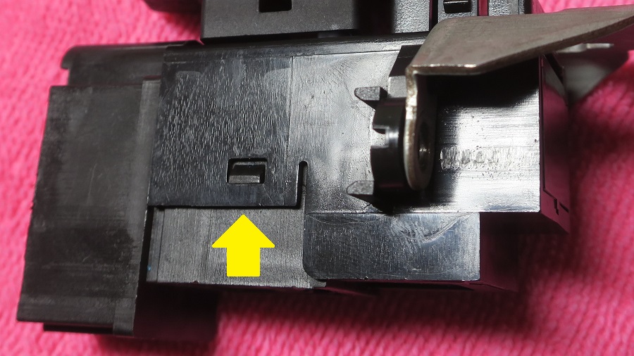 z32ハザードスイッチの分解、組立及び電球のLED化