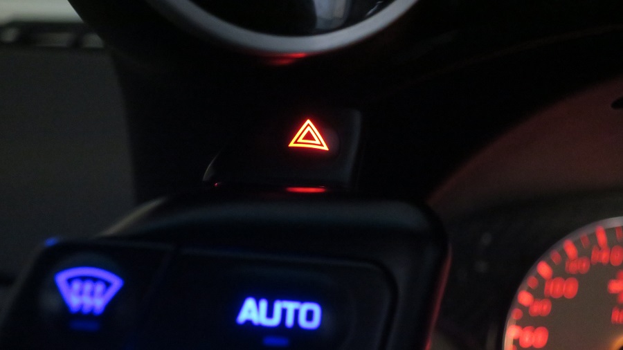 z32ハザードスイッチの分解、組立及び電球のLED化