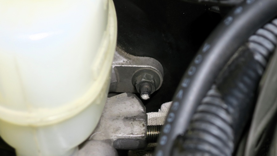 z32 bnr34(gt-r)ブレーキマスターシリンダーの交換