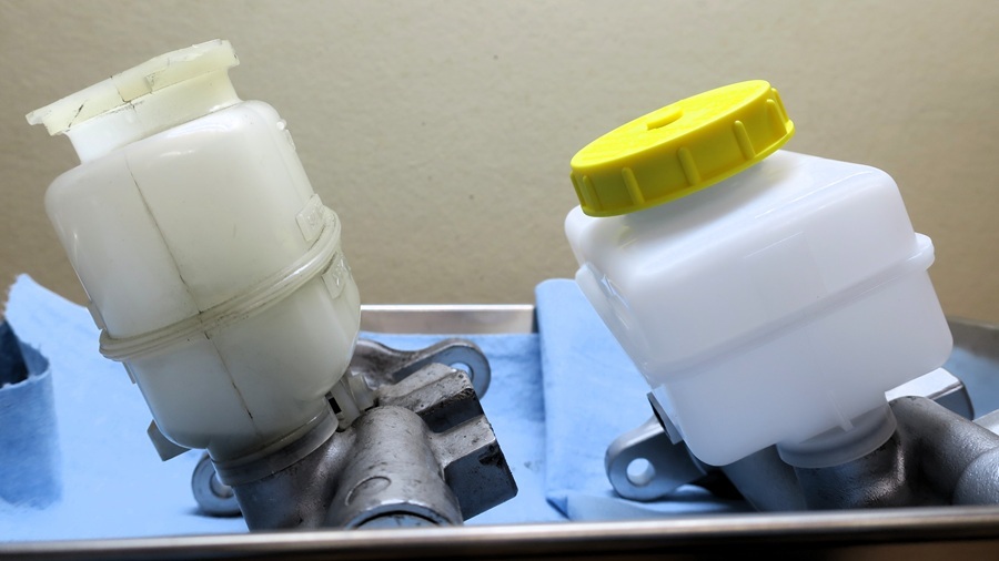 z32 bnr34(gt-r)ブレーキマスターシリンダーの交換