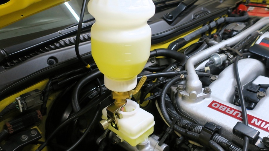 z32 bnr34(gt-r)ブレーキマスターシリンダーの交換