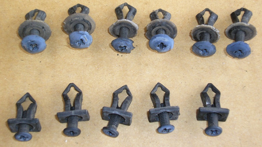 z32カウルトップの交換