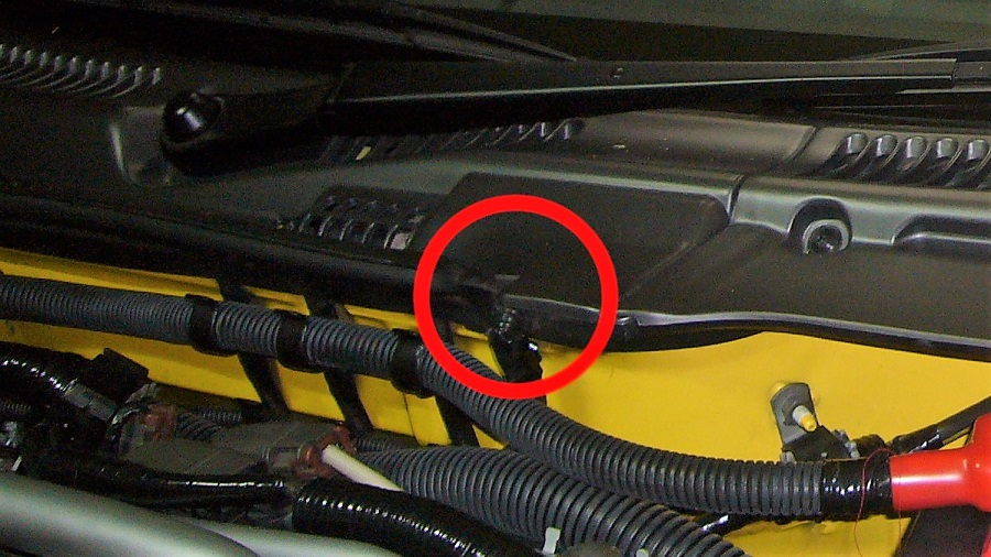 z32ボンネットフードインシュレーター及びフードシール類の交換