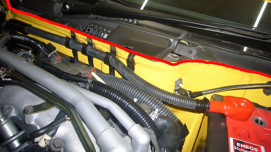 z32ボンネットフードインシュレーター及びフードシール類の交換