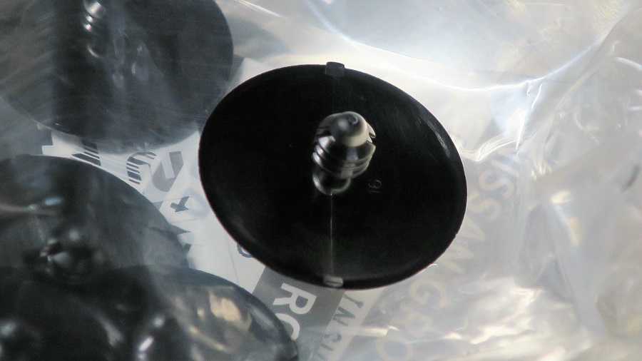 z32ボンネットフードインシュレーター及びフードシール類の交換