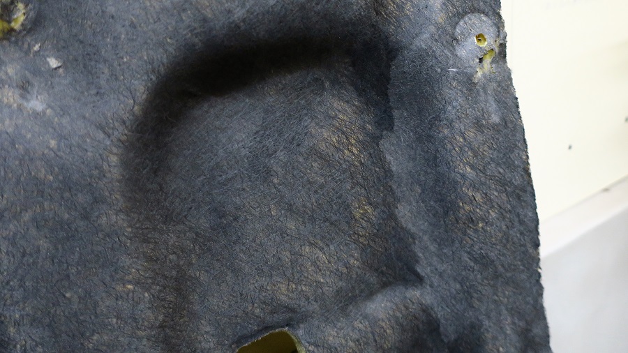 z32ボンネットフードインシュレーター及びフードシール類の交換