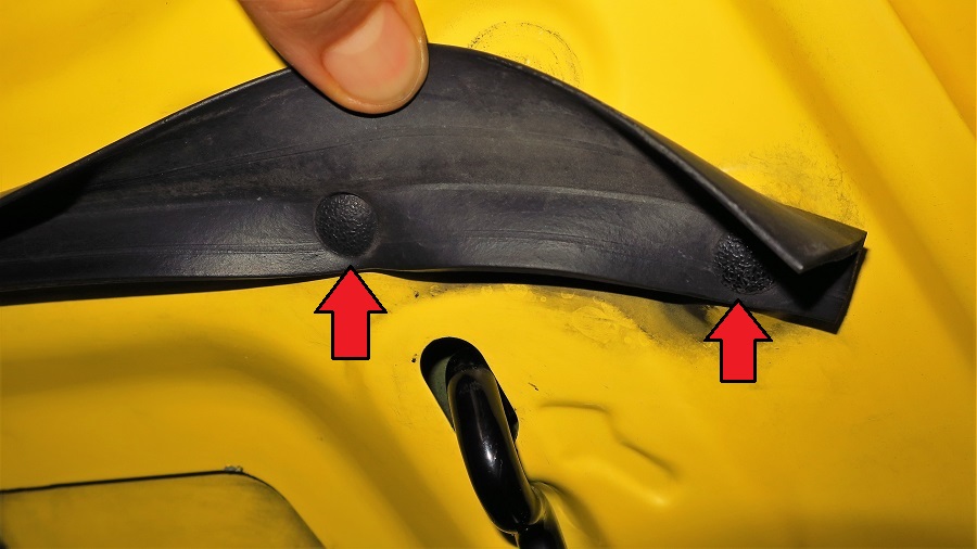 z32ボンネットフードインシュレーター及びフードシール類の交換