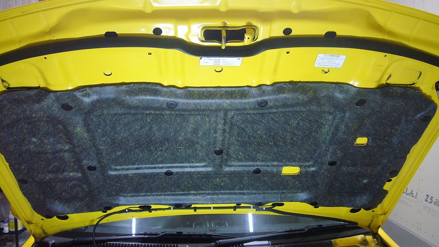 z32ボンネットフードインシュレーター及びフードシール類の交換