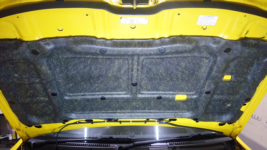 z32ボンネットフードインシュレーター及びフードシール類の交換