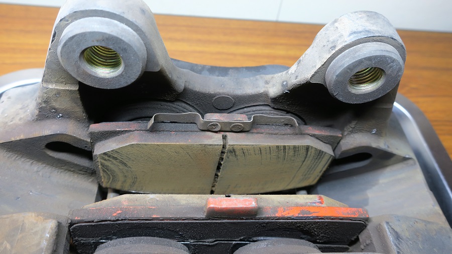 z32 er34フロントキャリパーのオーバーホール、ナット打ち替え、流用