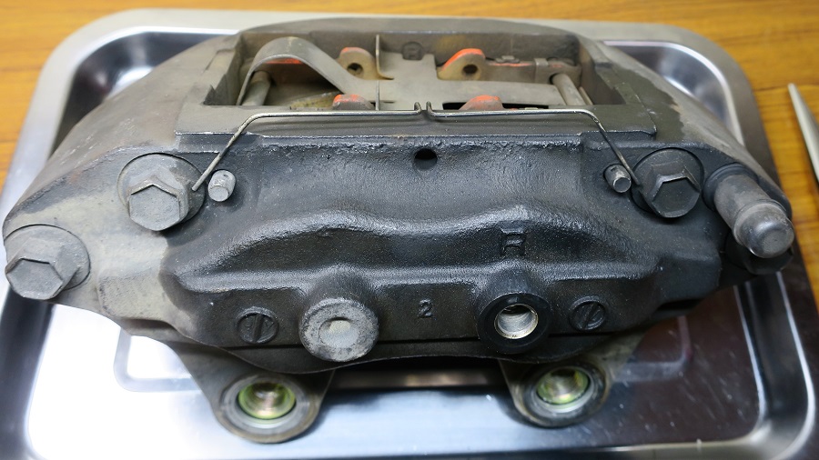 z32 er34フロントキャリパーのオーバーホール、ナット打ち替え、流用
