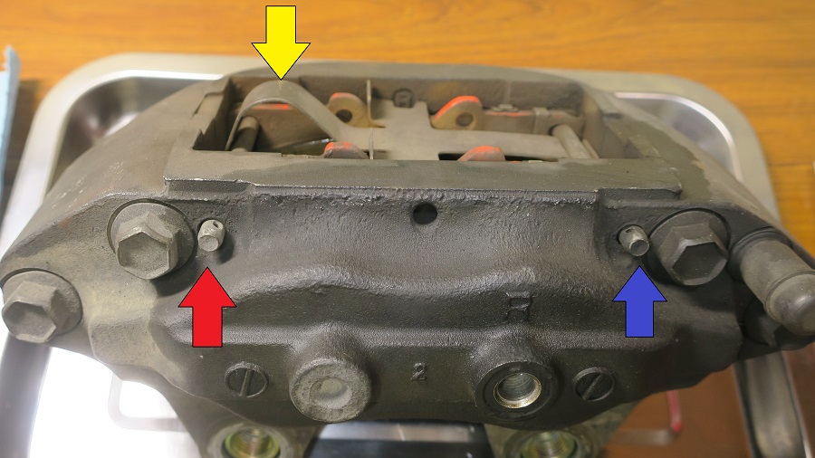 z32 er34フロントキャリパーのオーバーホール、ナット打ち替え、流用