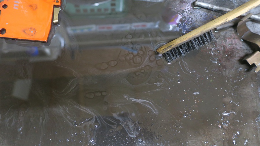 z32 er34フロントキャリパーのオーバーホール、ナット打ち替え、流用