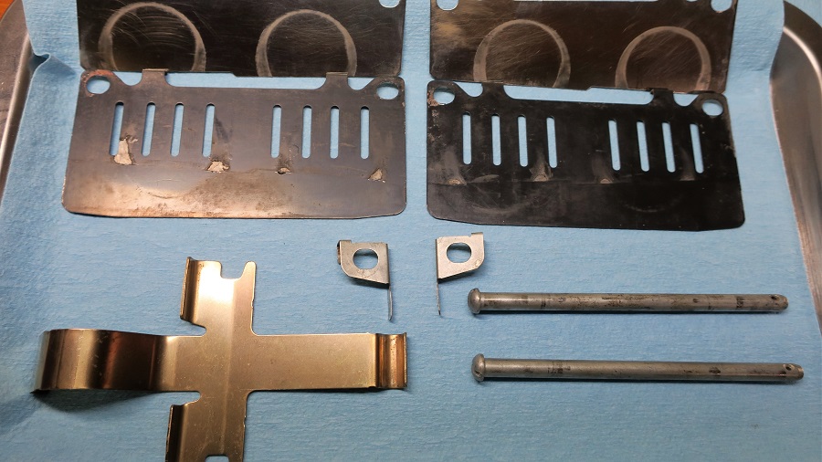 z32 er34フロントキャリパーのオーバーホール、ナット打ち替え、流用