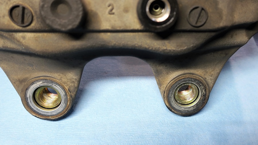 z32 er34フロントキャリパーのオーバーホール、ナット打ち替え、流用