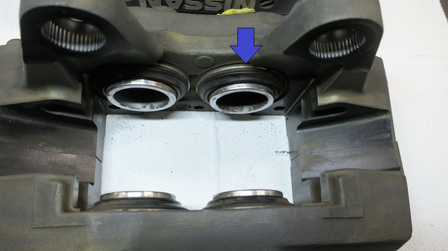 z32 er34フロントキャリパーのオーバーホール、ナット打ち替え、流用