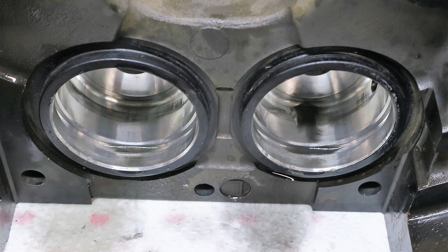 z32 er34フロントキャリパーのオーバーホール、ナット打ち替え、流用