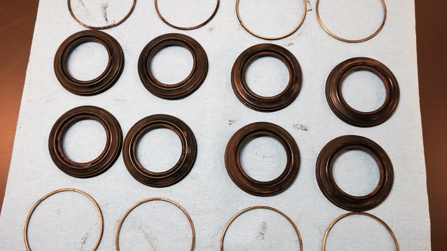 z32 er34フロントキャリパーのオーバーホール、ナット打ち替え、流用