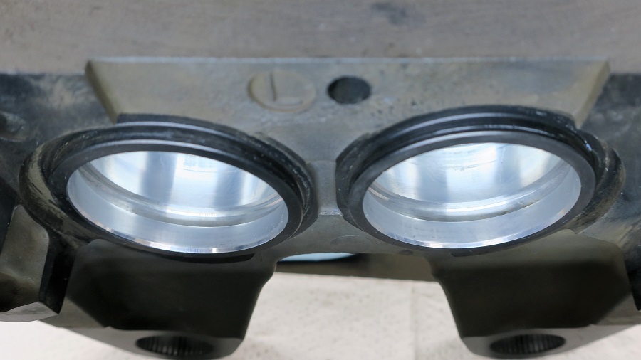 z32 er34フロントキャリパーのオーバーホール、ナット打ち替え、流用