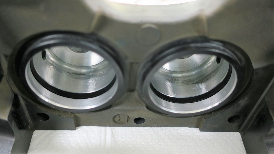 z32 er34フロントキャリパーのオーバーホール、ナット打ち替え、流用