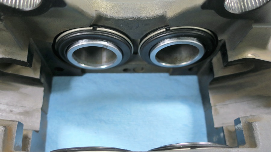 z32 er34フロントキャリパーのオーバーホール、ナット打ち替え、流用