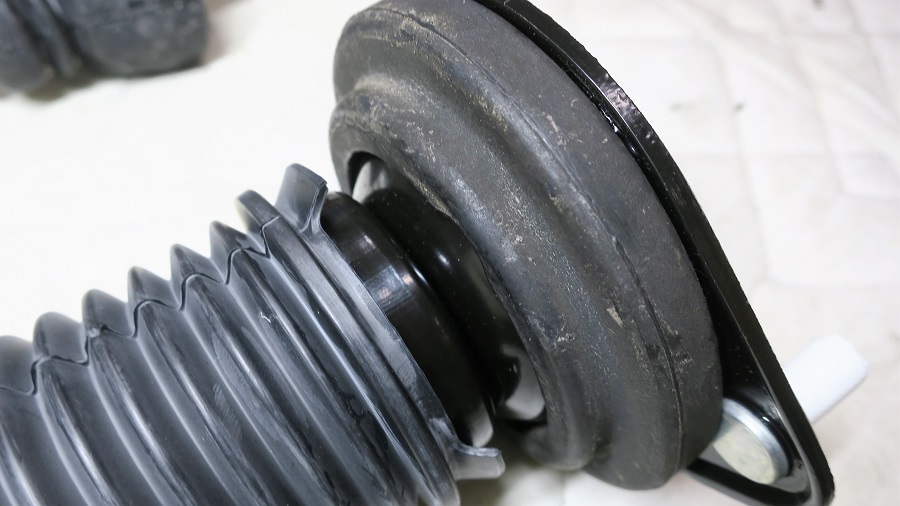 z32純正ショックアブソーバーの交換