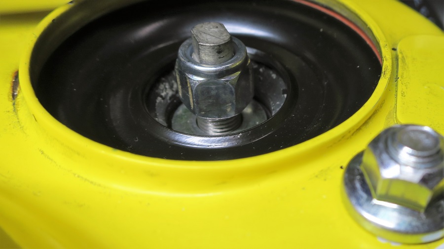 z32純正ショックアブソーバーの交換