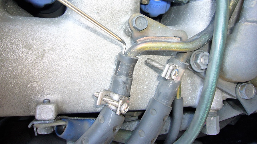 z32エンジンルーム内の燃料系統の交換