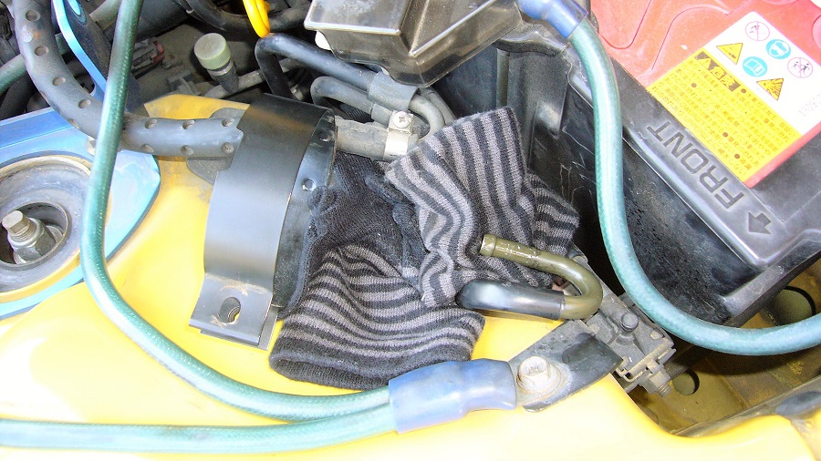 z32エンジンルーム内の燃料系統の交換