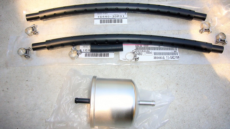 z32エンジンルーム内の燃料系統の交換