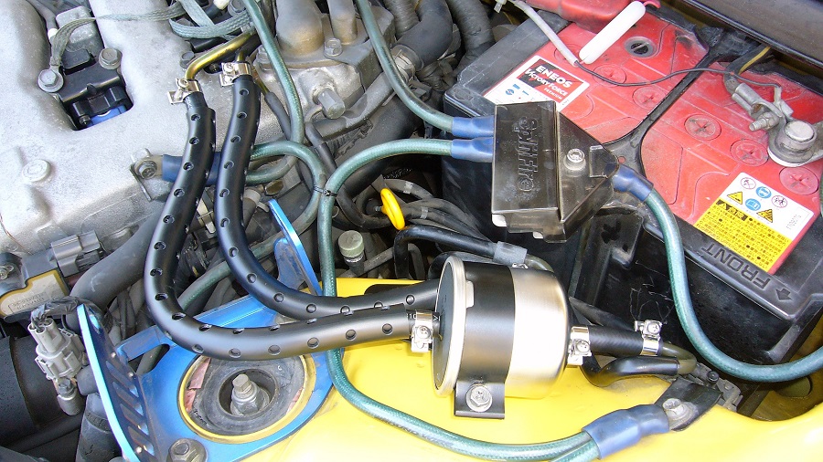 z32エンジンルーム内の燃料系統の交換