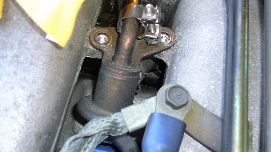 z32エンジンルーム内の燃料系統の交換