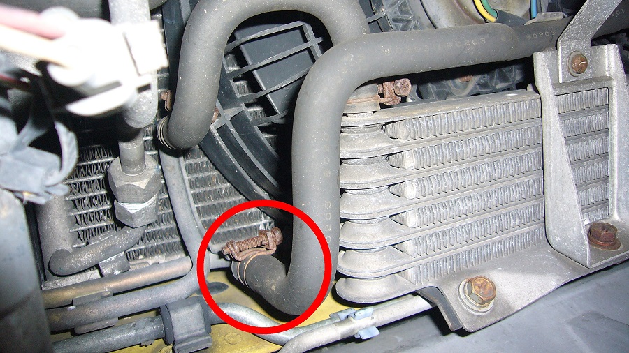 z32オイルクーラーホースの交換