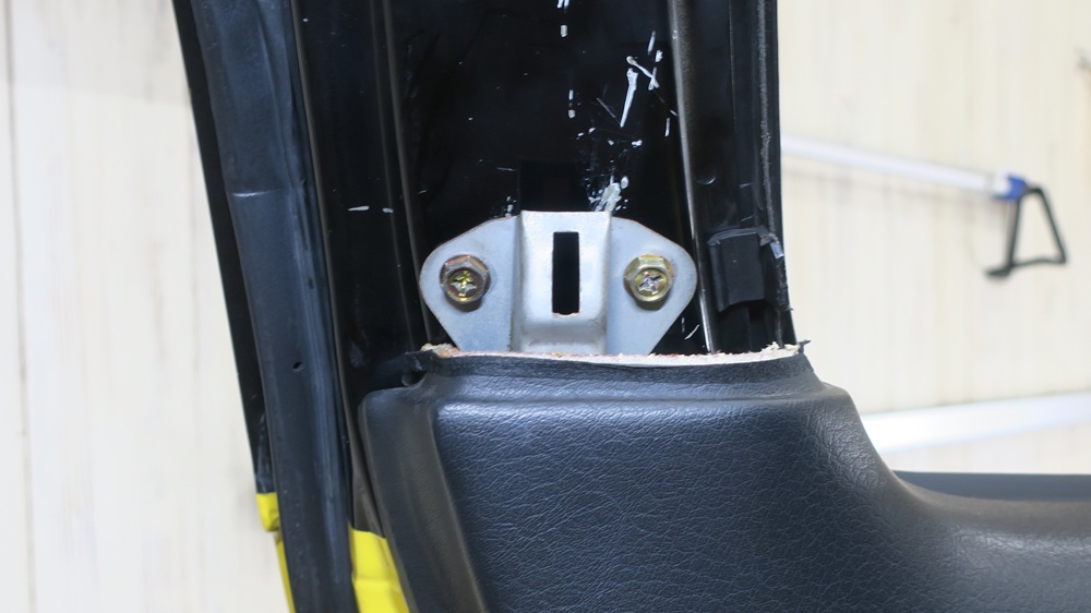 z32助手席ドア内張りの取外し