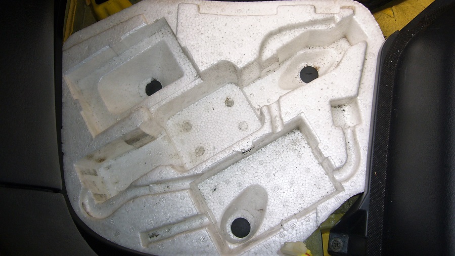 z32リア内張りの取外し【BOSE BOX取付までの道程】