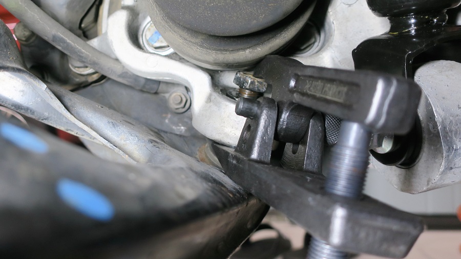 z32リアロアアームの交換