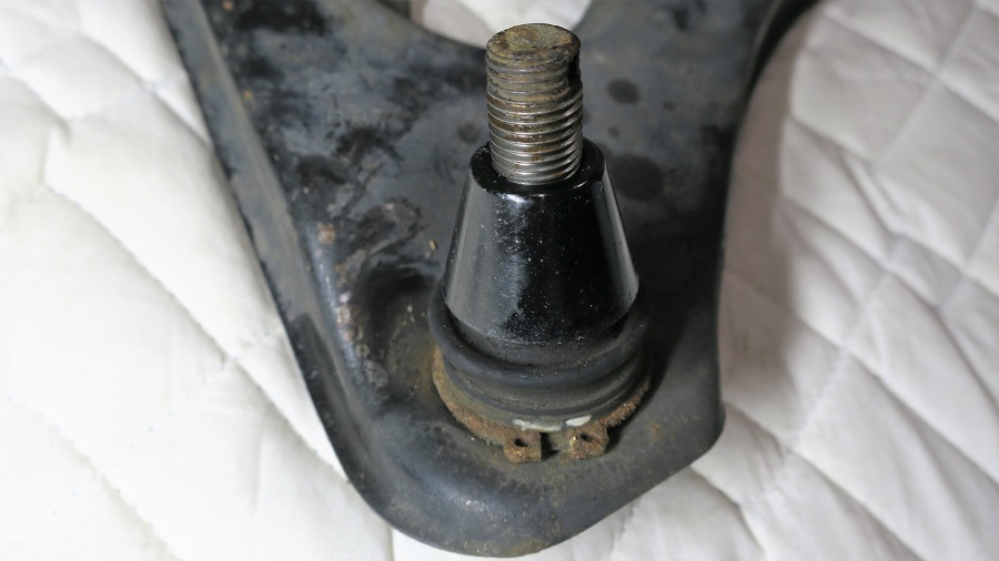 z32リアロアアームの交換