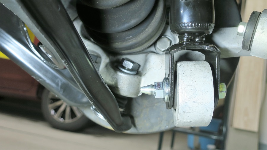 z32リアロアアームの交換