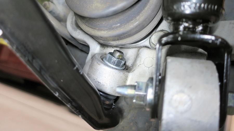 z32リアロアアームの交換