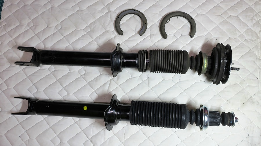 z32純正ショックアブソーバーの交換