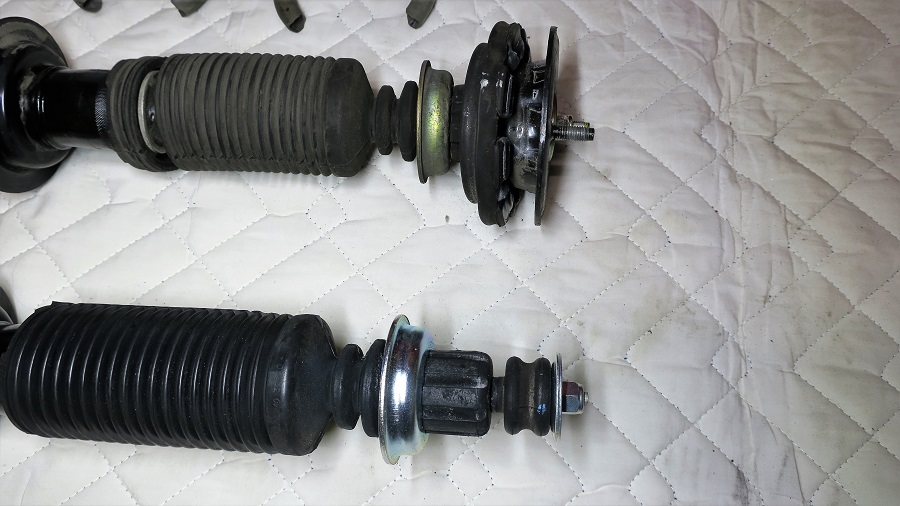 z32純正ショックアブソーバーの交換