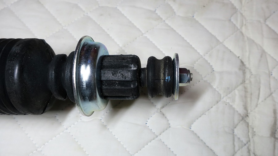 z32純正ショックアブソーバーの交換