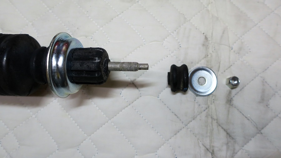 z32純正ショックアブソーバーの交換