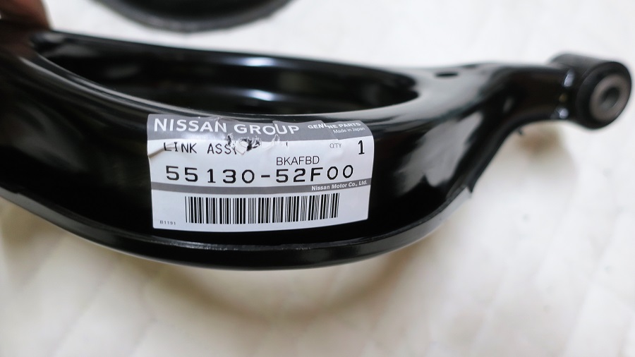 z32リアアッパーリンクの交換