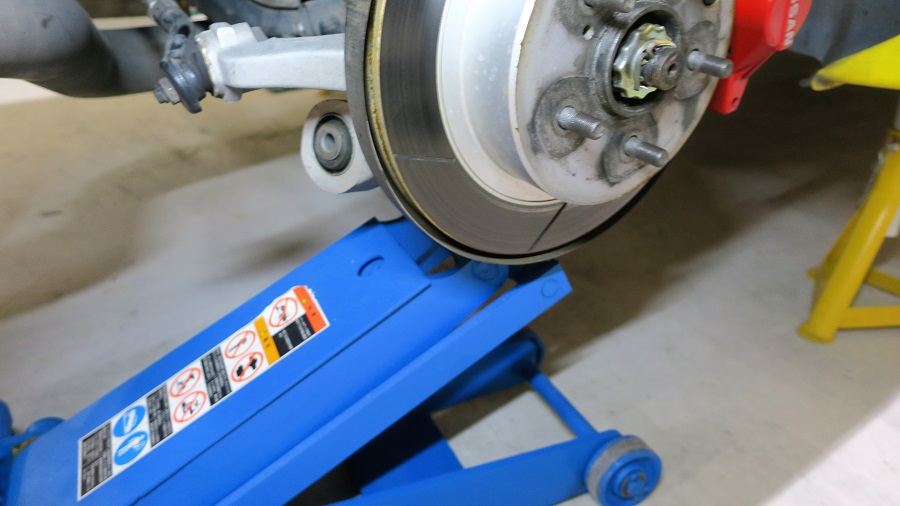 z32リアアッパーリンクの交換