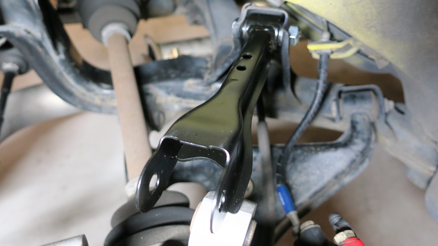 z32リアアッパーリンクの交換