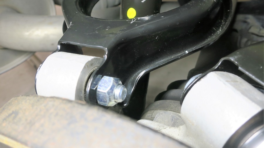 z32リアアッパーリンクの交換