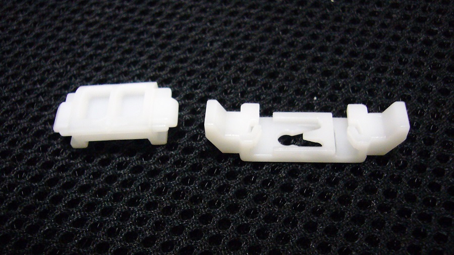 z32ルーフサイドモールの交換